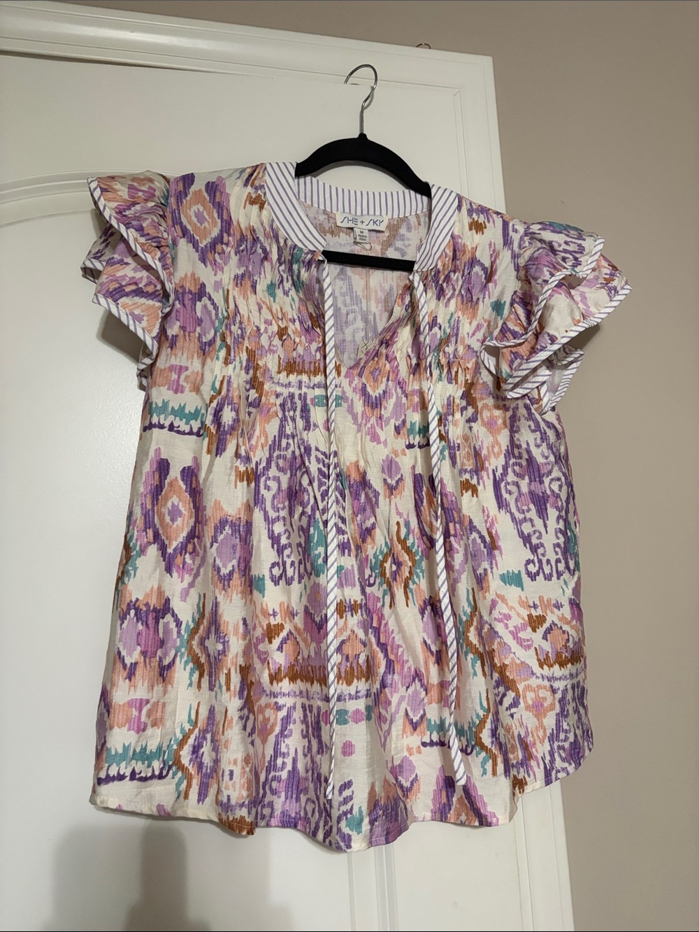 She + Sky Cream Printed Flutter Sleeve Blouse